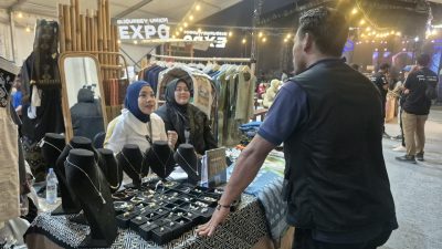 MotoGP Mandalika Dongkrak Omzet UMKM NTB, Tenun hingga Kuliner Raup Jutaan Rupiah