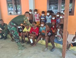 Satgas TMMD ke-130 Kodim 1808/Mansel Edukasi Masyarakat tentang Pentingnya Penggunaan Masker untuk Mencegah ISPA