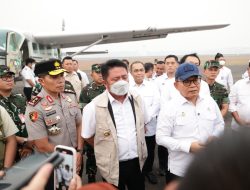 Dukung Penanganan Karhutla, Kapolda Sumsel Dampingi Menko Polkam Tinjau Kesiapan OMC