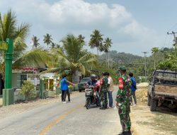 Kepedulian Nyata Danramil Lasalimu, Pembagian Masker Jadi Langkah Antisipasi Dampak Kabut Asap