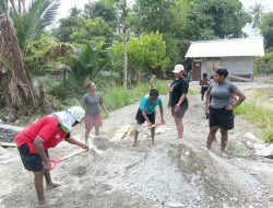 Mama-Mama Papua Turut Ambil Bagian, Semangat Gotong Royong Sukseskan TMMD ke-130 Kodim 1808/Mansel