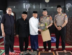Kapolres Jakbar Jadi Khatib Salat Jumat Keliling, Perkuat Kedekatan Polri dengan Masyarakat
