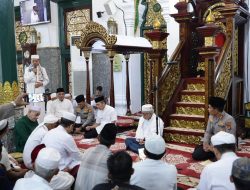 Jumat Keliling di Masjid Agung SMB II, Kapolda Sumsel Ajak Masyarakat Jaga Kamtibmas dan Cegah Karhutla