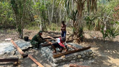 Penuhi Kebutuhan Dasar Masyarakat, Satgas TMMD ke-130 Kodim 1808/Mansel Bangun MCK di Kampung Yamboi