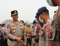 200 Personel Brimob NTB dan 10 Personel Pusdokkes Polri Perkuat Penanganan Karhutla di Kalteng