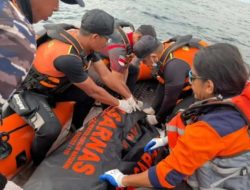 Lima Hari Pencarian, Wisatawan Asal Ponorogo Ditemukan Meninggal di Laut Sumbawa