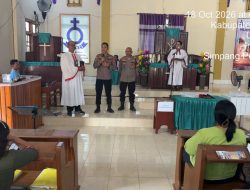 Jajaran Polres Mesuji Laksanakan Program Kapolri Quick Wins “Minggu Kasih” di Gereja HKBP Simpang Pematang