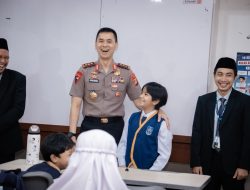 Polisi Peduli Pendidikan, Kapolda Metro Jaya Sapa Pelajar dan Dorong Literasi AI Sejak Dini