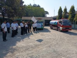 SEKAR Perhutani Randublatung Salurkan 10 Tangki Air Bersih untuk Masyarakat di Empat Kecamatan