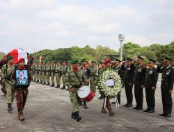 Kasdim 0732/Sleman Antar Almarhum Jenderal TNI (Purn) Subagyo Hadi Siswoyo Menuju Tempat Peristirahatan Terakhir