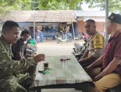 Sinergi TNI-Polri dan Warga, Babinsa Koramil 28/PRT Gelar Komsos Humanis di Pirak Timu