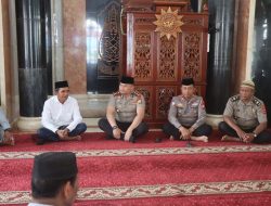 Kunjungi Masjid Nurul Taqwa Bolu, Kapolres Toraja Utara Pererat Silaturahmi Melalui Jumat Keliling