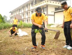 Polres sintang mewujudkan program Green Policing 100 hari Kapolri