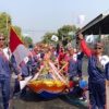 Satu Peserta Pawai Budaya Selamatan Desa Dan Petik Laut Jadi Perhatian Penonton