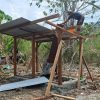 Tak Bekerja Sendiri, Satgas TMMD Ke-130 Kodim 1808/Mansel Bersama Warga Bangun MCK di Kampung Yamboi