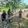 Satgas TMMD Ke-130 Terus Bergerak, Tim Pembersian Rangkai Besi Jembatan Demi Akses Warga
