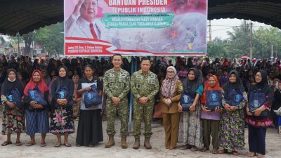 Pangdam XXII/Tambun Bungai Salurkan Banpres untuk Warga Terdampak Karhutla di Palangka Raya