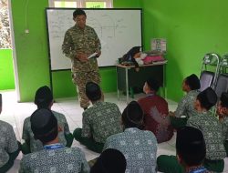 Babinsa Koramil 02/Selogiri Sosialisasikan Penerimaan Prajurit TNI kepada Pelajar SMK PGRI 2 dan MAN 1 Wonogiri