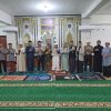 Polisi Bersama Masyarakat, Subuh Keliling Jadi Ruang Dialog Polsek Sorong Kota dengan Jemaah Masjid