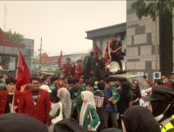 Aksi Mahasiswa IMM Sumsel Geruduk Kantor Gubernur, Desak Penanganan Serius Kabut Asap Karhutla