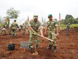 Sinergitas TNI, Polri, Pemprov Riau, dan Buruh dalam Gerakan Tanam Sejuta Pohon Menuju Indonesia Asri, Danrem 031/WB Dampingi Pangdam XIX/Tuanku Tambusai
