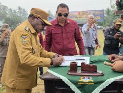 Upacara Pembukaan Satgas TMMD ke-130 Kabupaten Nabire Dipimpin Langsung Oleh Bupati Nabire dan Dihadiri Danrem 173/PVB dan Dandim 1705/Nabire Selaku Dansatgas TMMD