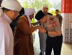 Perkuat Moral dan Sinergitas, Kapolri Jenderal Polisi Suyudi Ario Seto Bersilaturahmi dengan Habib Umar bin Hafidz di Mabes Polri