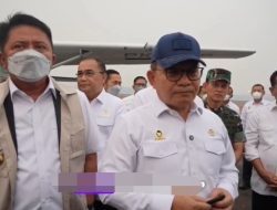 Inovasi Baru Penanganan Karhutla: Pemerintah Uji Coba Penyebaran 1,5 Ton Es Kering untuk Urai Kabut Asap di Palembang