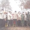 Pangdam II/Swj Dampingi Menko Polkam Tinjau Titik Api Karhutla di Merah Mata Palembang