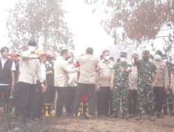 Pangdam II/Swj Dampingi Menko Polkam Tinjau Titik Api Karhutla di Merah Mata Palembang