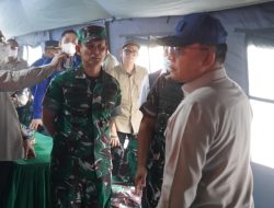 Pangdam II/Swj Dampingi Menko Polkam Cek Kesiapan Satgas Karhutla di Posko Sematang Borang Palembang