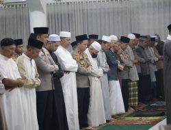 Wakapolda Sumsel Salat Subuh Berjamaah di Ilir Barat I, Tegaskan Komitmen Polisi Bersama Masyarakat