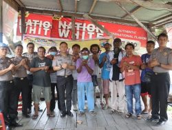Polisi Bersama Masyarakat, Kapolresta Sorong Kota Ngopi Bareng Pengemudi Ojek SPG Kilo 7, Bahas Keselamatan dan Kamtibmas