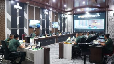 Pangdam II/Swj Ikuti Rapat Evaluasi Animo dan Validasi Penerimaan Bintara dan Tamtama PK Gel. I TA 2027 Pimpinan Kasad Melalui Vicon