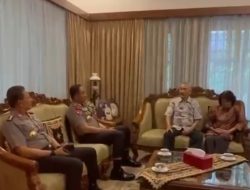 Kapolri Suyudi Sambangi Mantan Kapolri Rusdihardjo, Rawat Silaturahmi dan Teladani Sejarah Pengabdian Polri